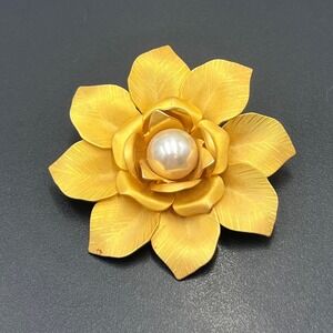 Large Vintage Etched Rose White Faux Pearl Center Matte Gold Tone Brooch 
Flower